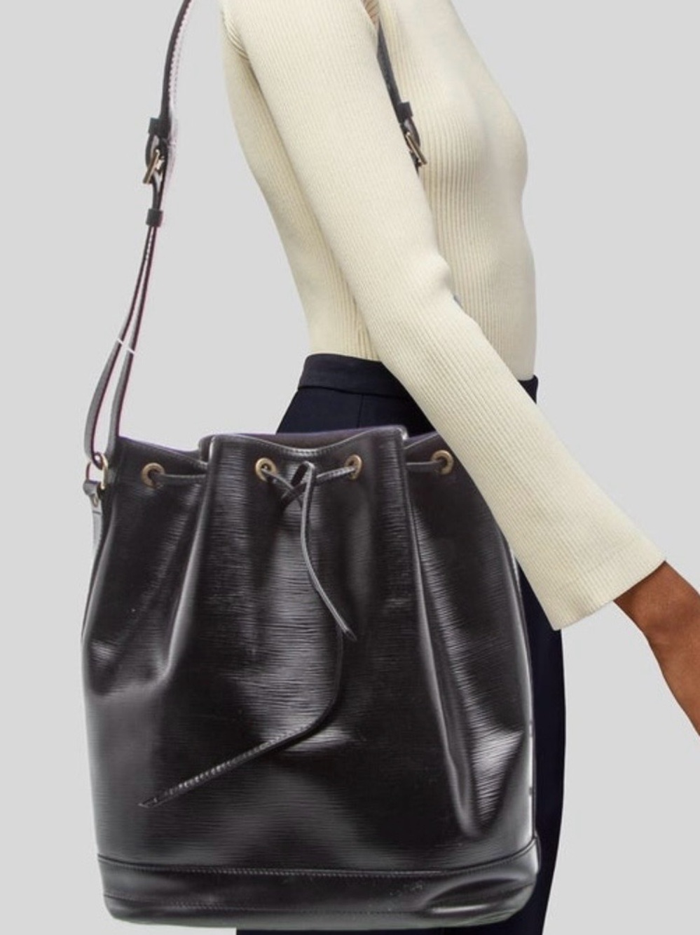 Louis Vuitton Epi Noe Black Bucket Bag, Shoulder Bag - Picture 13 of 15